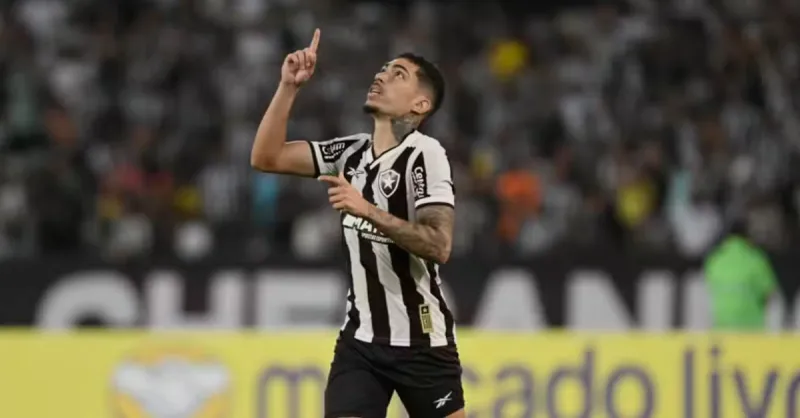 Vitória busca Hugo para lateral e planeja elenco forte para 2025